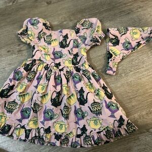 Kate Quinn Teacup Print Dress with Matching Headband